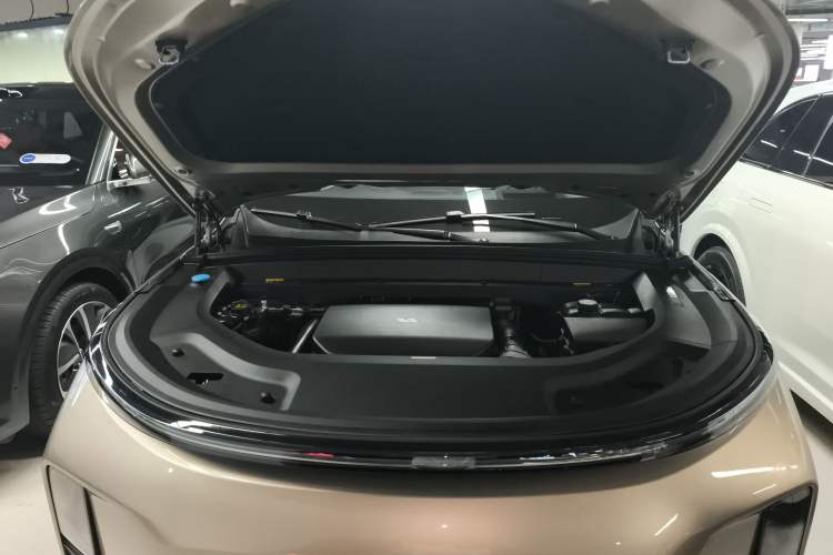 Used Li Auto L8 2024 Max Engine Bay