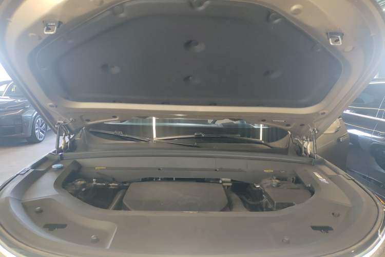 Used Li Auto L8 2024 Max Engine Bay