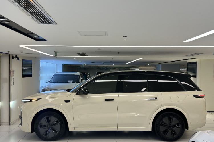 Used Li Auto L8 2024 Max Exterior 4