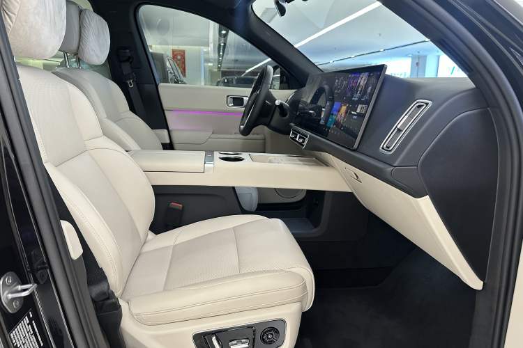 Used Li Auto L8 2024 Max Interior 13