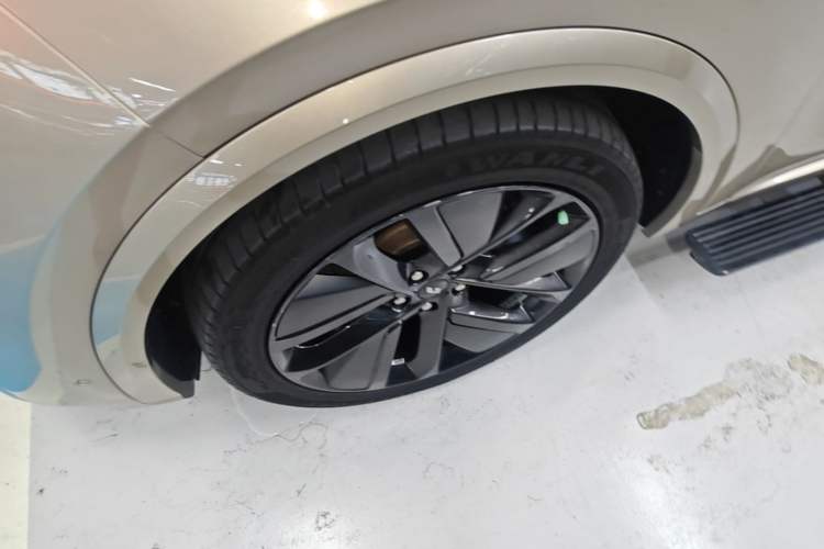 Used Li Auto L8 2024 Max Left Front Wheel Hub