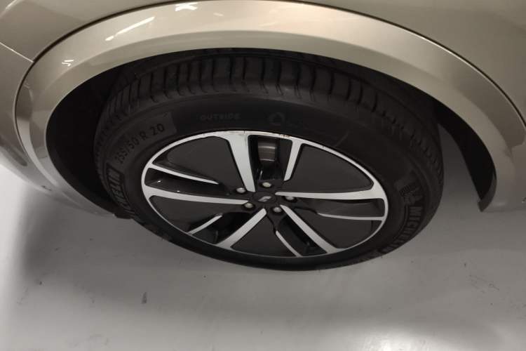 Used Li Auto L8 2024 Max Left Front Wheel Hub