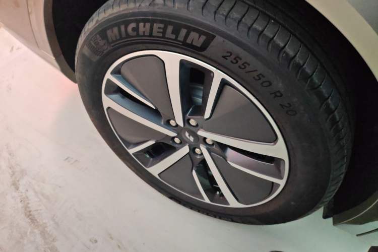 Used Li Auto L8 2024 Max Right Rear Wheel Hub