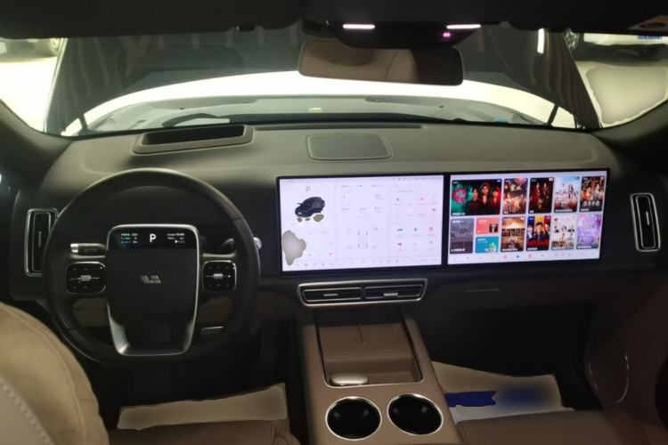 Used Li Auto L8 2025 Pro Smart Refresh Edition Center Console