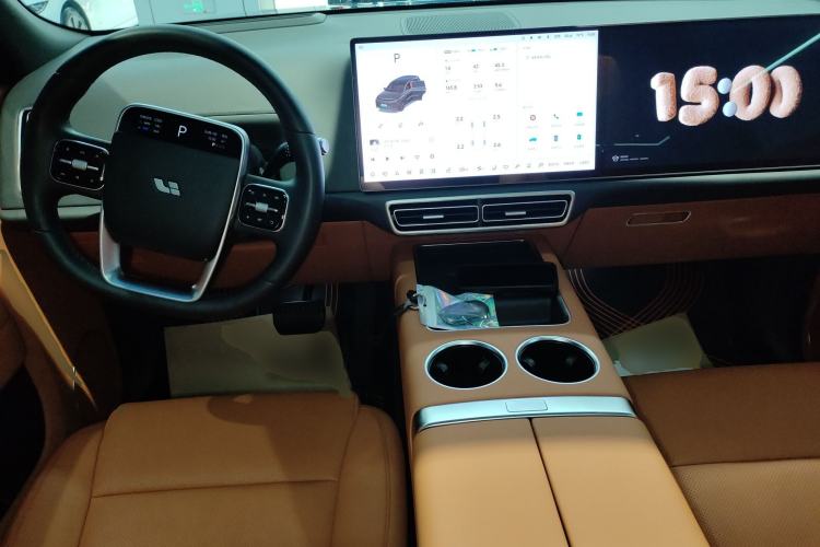 Used Li Auto L8 2025 Pro Smart Refresh Edition Center Console