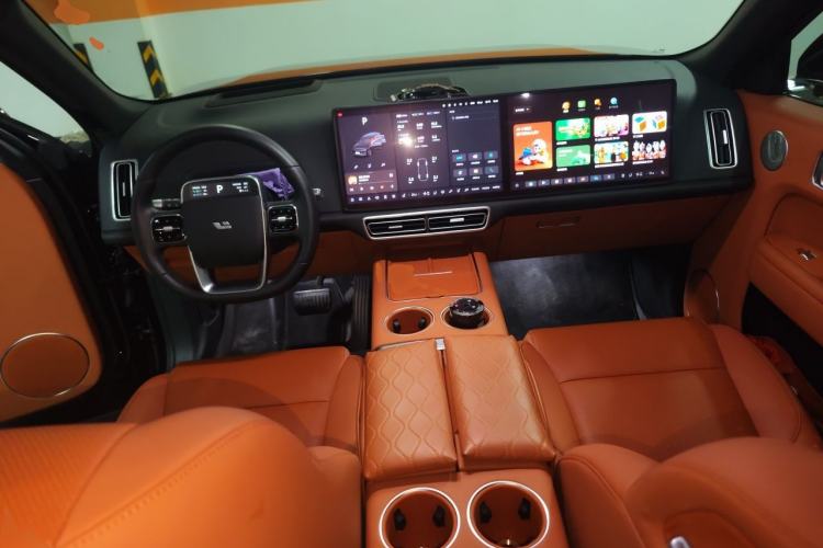 Used Li Auto L8 2025 Pro Smart Refresh Edition Center Console