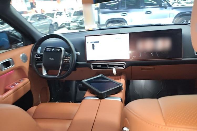 Used Li Auto L8 2025 Max Smart Refresh Edition Center Console