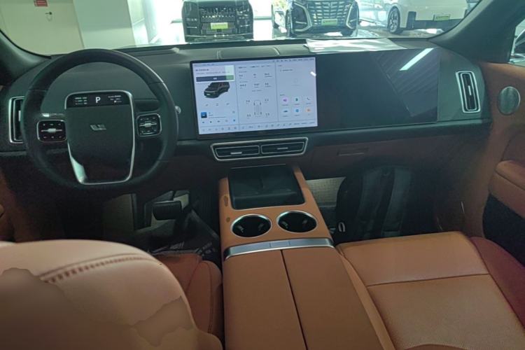 Used Li Auto L8 2025 Max Smart Refresh Edition Center Console