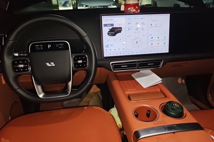 Used Li Auto L8 2025 Max Smart Refresh Edition Center Console