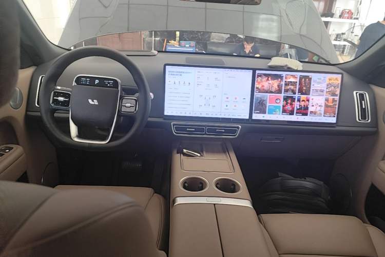 Used Li Auto L8 2025 Max Smart Refresh Edition Center Console