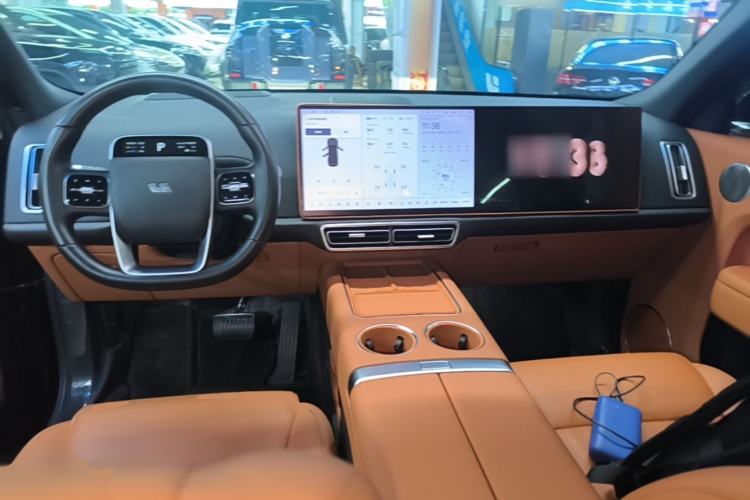 Used Li Auto L8 2025 Max Smart Refresh Edition Center Console