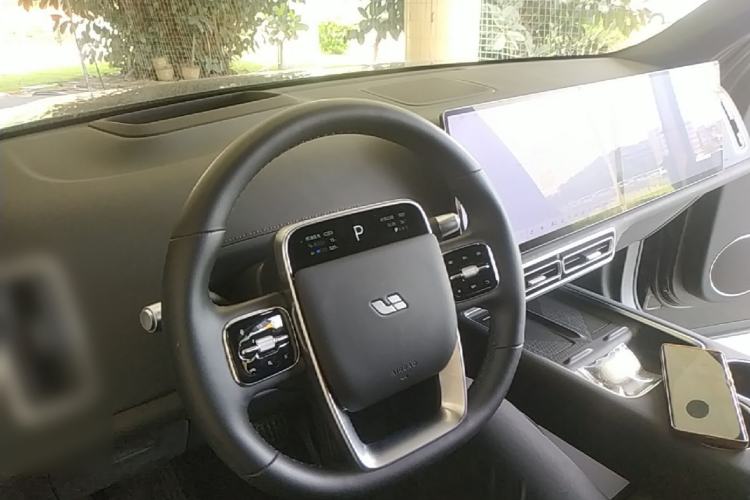 Used Li Auto L8 2025 Ultra Smart Refreshed Edition Center Console