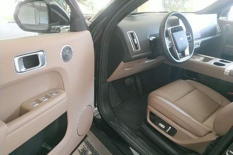Used Li Auto L8 2025 Ultra Smart Refreshed Edition Driver Seat