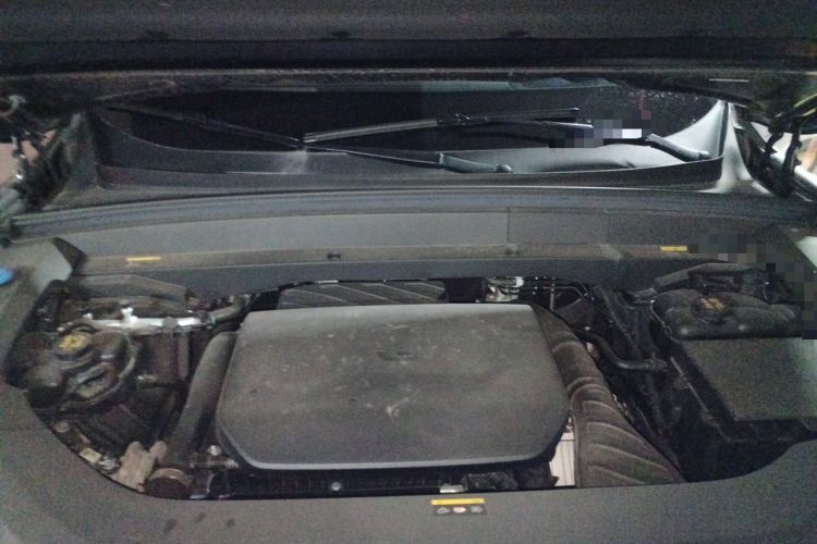 Used Li Auto L8 2025 Pro Smart Refresh Edition Engine Bay