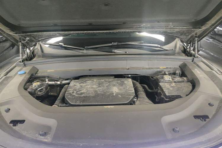 Used Li Auto L8 2025 Pro Smart Refresh Edition Engine Bay