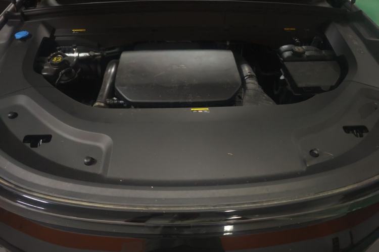 Used Li Auto L8 2025 Pro Smart Refresh Edition Engine Bay