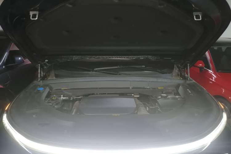 Used Li Auto L8 2025 Ultra Smart Refreshed Edition Engine Bay
