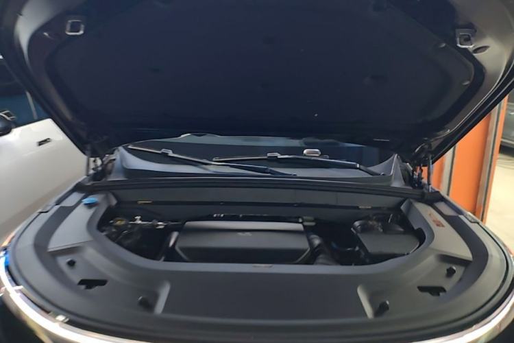 Used Li Auto L8 2025 Max Smart Refresh Edition Engine Bay