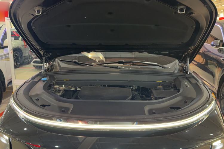 Used Li Auto L8 2025 Pro Smart Refresh Edition Engine Bay