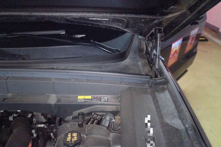 Used Li Auto L8 2025 Pro Smart Refresh Edition Engine Bay Left