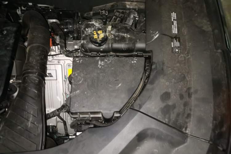Used Li Auto L8 2025 Max Smart Refresh Edition Engine Bay Left