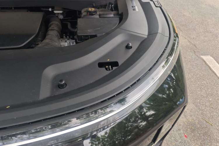 Used Li Auto L8 2025 Max Smart Refresh Edition Engine Bay Left
