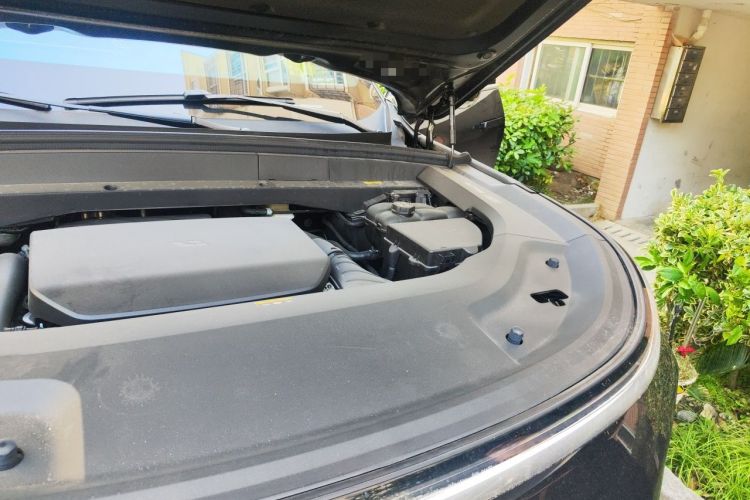Used Li Auto L8 2025 Max Smart Refresh Edition Engine Bay Left