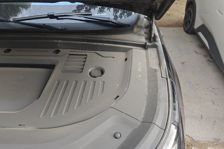 Used Li Auto L8 2025 Max Smart Refresh Edition Engine Bay Left