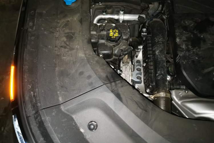 Used Li Auto L8 2025 Max Smart Refresh Edition Engine Bay Right