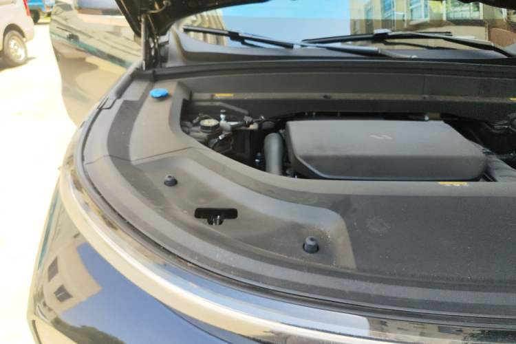 Used Li Auto L8 2025 Max Smart Refresh Edition Engine Bay Right