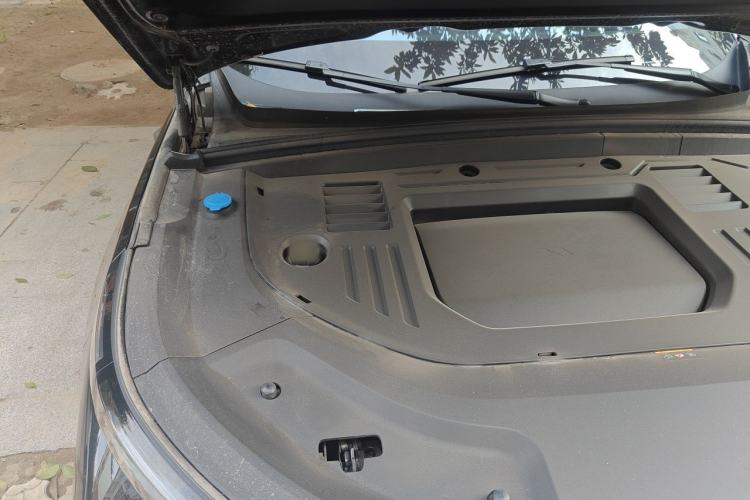 Used Li Auto L8 2025 Max Smart Refresh Edition Engine Bay Right