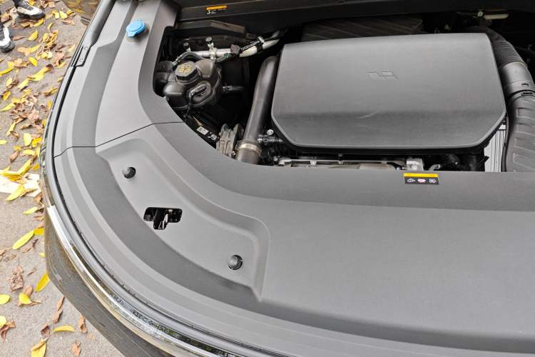 Used Li Auto L8 2025 Max Smart Refresh Edition Engine Bay Right