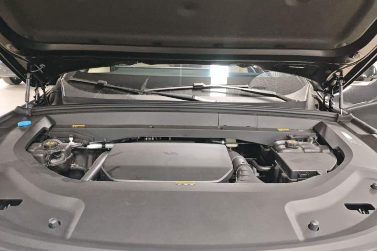 Used Li Auto L8 2025 Max Smart Refresh Edition Engine Bay
