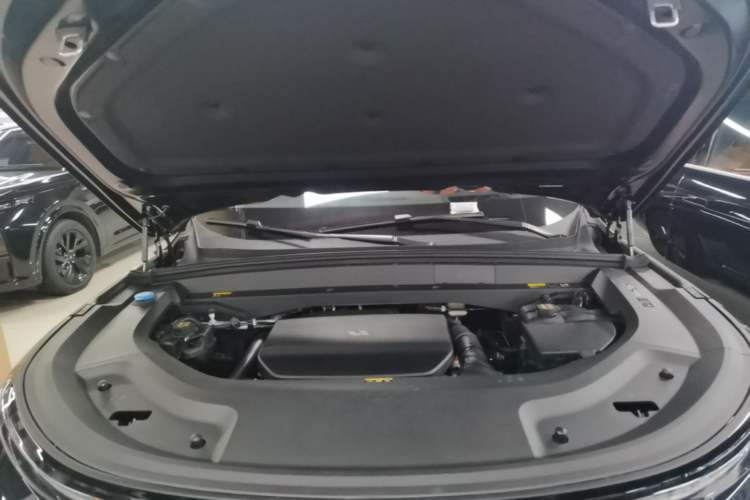 Used Li Auto L8 2025 Max Smart Refresh Edition Engine Bay
