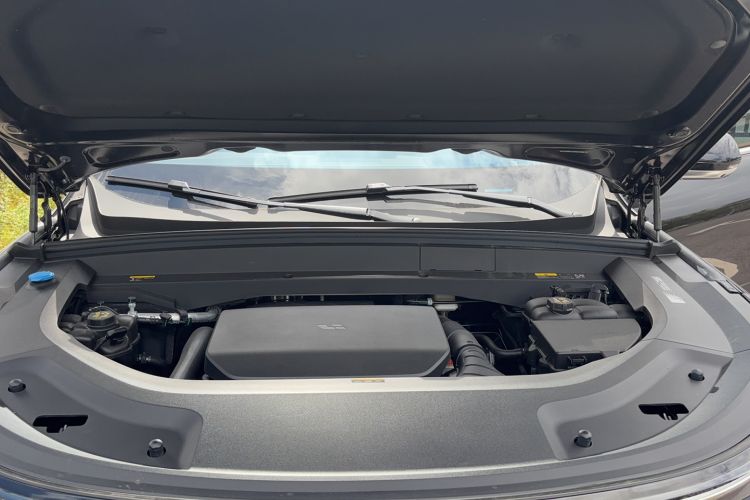 Used Li Auto L8 2025 Ultra Smart Refreshed Edition Engine Bay