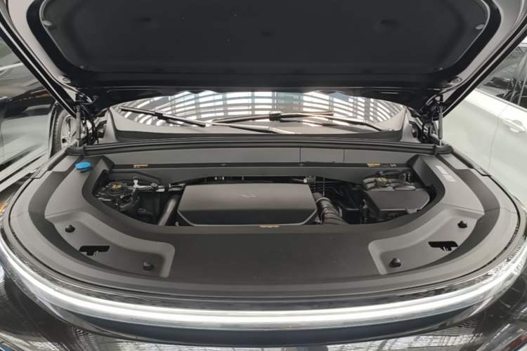 Used Li Auto L8 2025 Pro Smart Refresh Edition Engine Bay