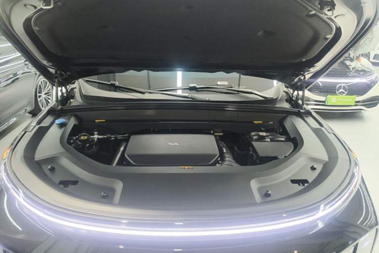 Used Li Auto L8 2025 Max Smart Refresh Edition Engine Bay