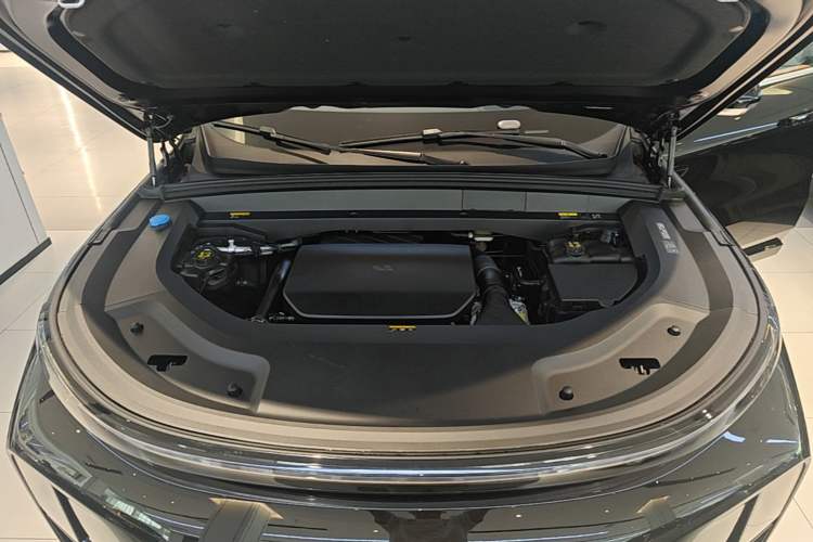 Used Li Auto L8 2025 Ultra Smart Refreshed Edition Engine Bay