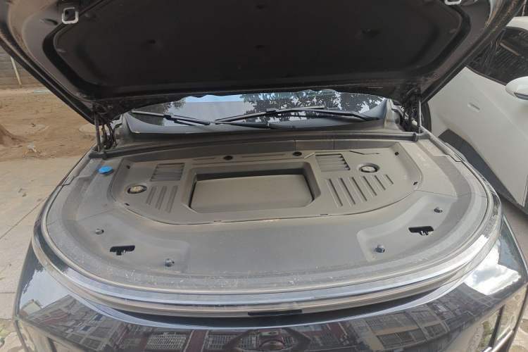 Used Li Auto L8 2025 Max Smart Refresh Edition Engine Bay