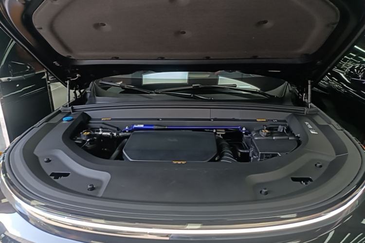 Used Li Auto L8 2025 Ultra Smart Refreshed Edition Engine Bay