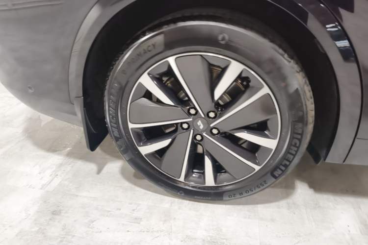 Used Li Auto L8 2025 Max Smart Refresh Edition Exterior 5