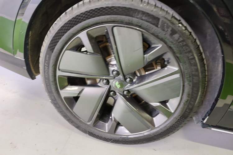Used Li Auto L8 2025 Pro Smart Refresh Edition Exterior 5