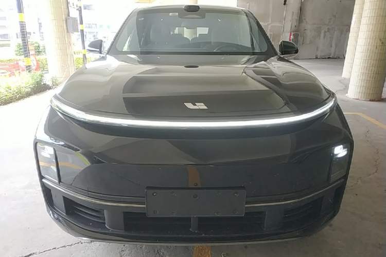 Used Li Auto L8 2025 Ultra Smart Refreshed Edition Front