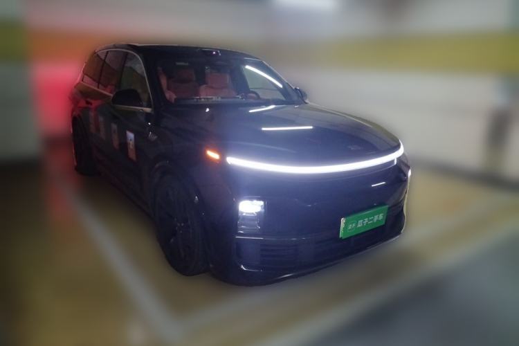 Used Li Auto L8 2025 Pro Smart Refresh Edition Front Right 45 Deg