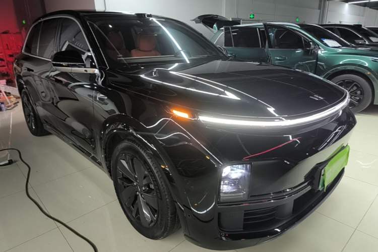 Used Li Auto L8 2025 Max Smart Refresh Edition Front Right 45 Deg