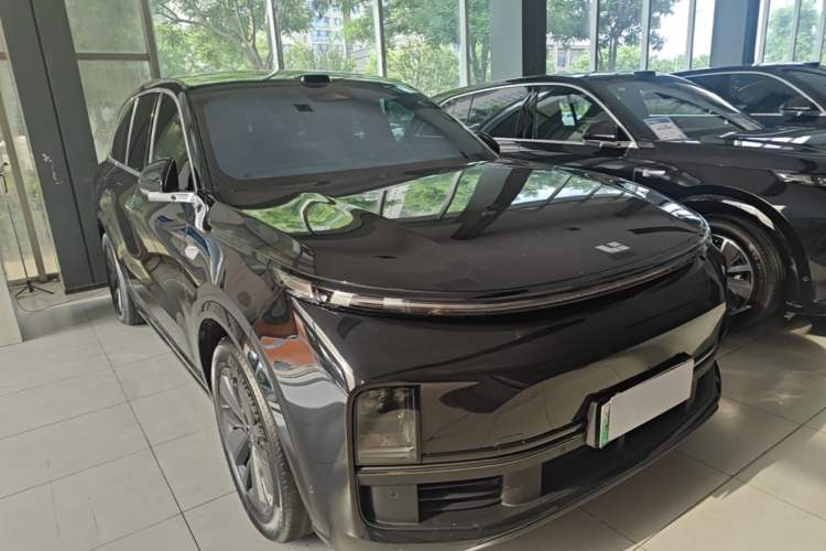 Used Li Auto L8 2025 Max Smart Refresh Edition Front Right 45 Deg