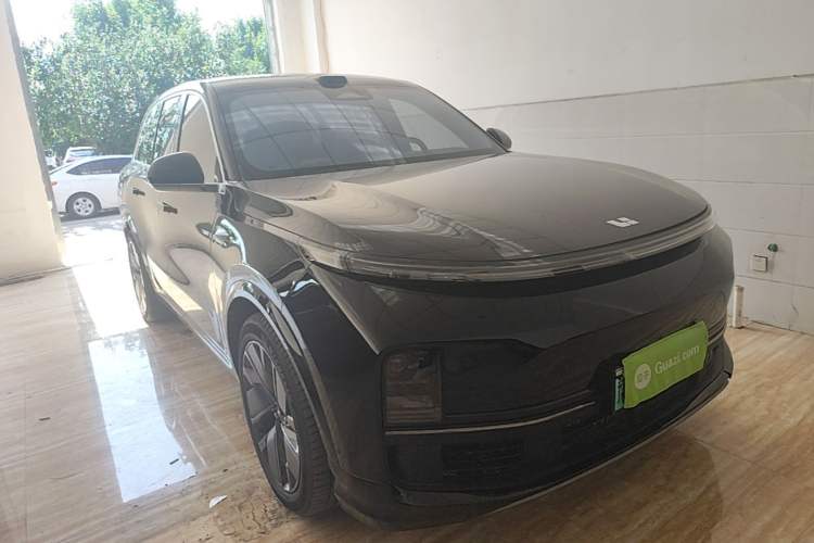 Used Li Auto L8 2025 Max Smart Refresh Edition Front Right 45 Deg