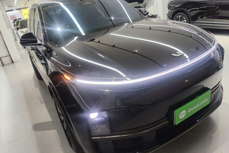 Used Li Auto L8 2025 Max Smart Refresh Edition Front Right 45 Deg