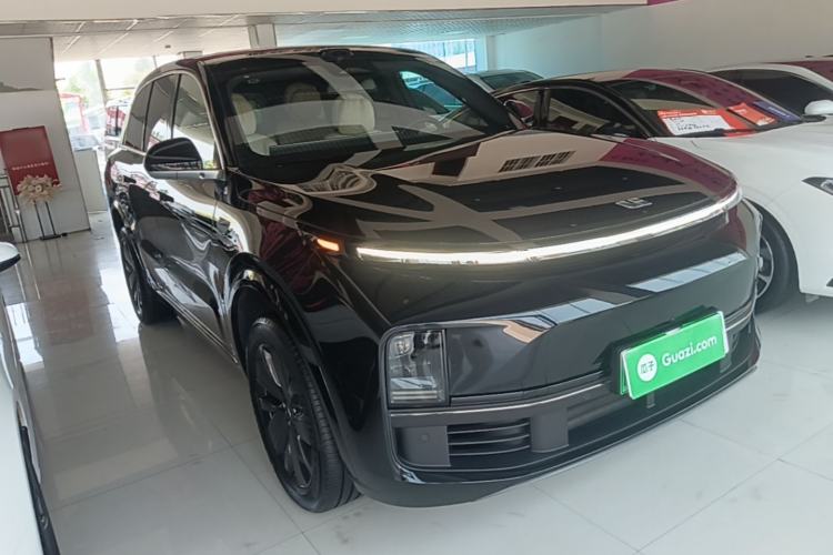 Used Li Auto L8 2025 Max Smart Refresh Edition Front Right 45 Deg