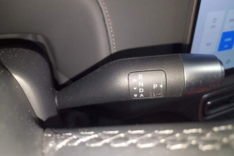 Used Li Auto L8 2025 Pro Smart Refresh Edition Gear Lever